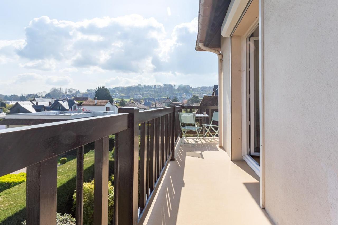 Le Carrousel - Appartement Avec Studio Attenant Довіль Екстер'єр фото