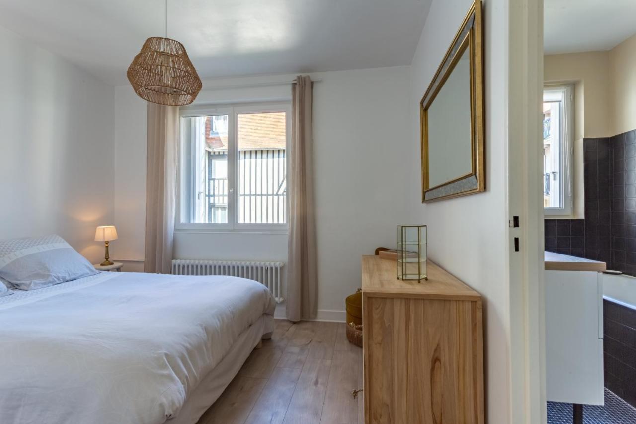 Le Carrousel - Appartement Avec Studio Attenant Довіль Екстер'єр фото