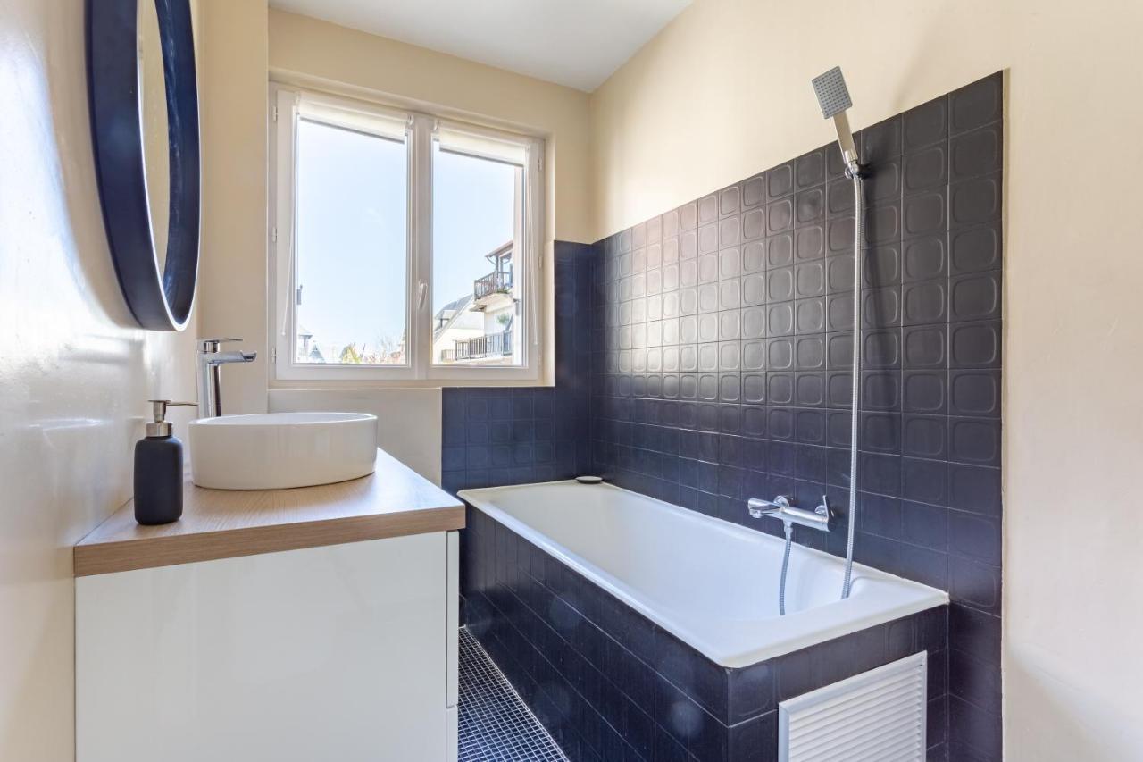 Le Carrousel - Appartement Avec Studio Attenant Довіль Екстер'єр фото